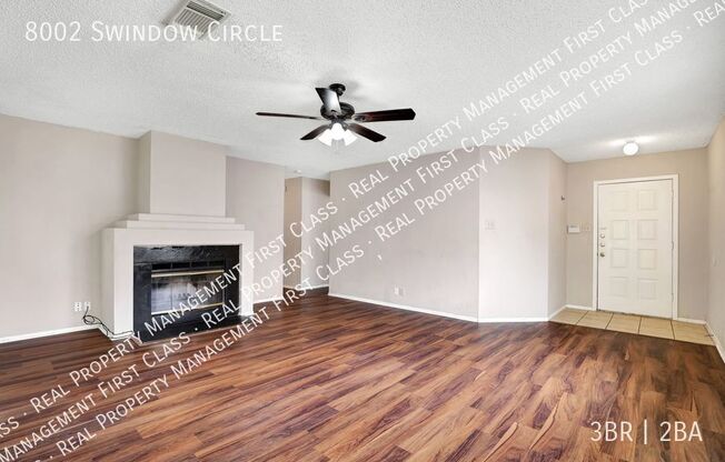 8002 SWINDOW CIR