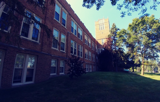 Jefferson Schoolhouse Apartment Homes