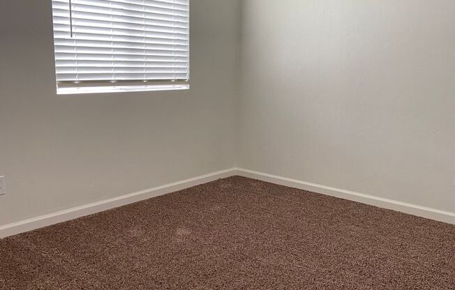 2 beds, 1 bath, 900 sqft, $1,400, Unit Unit D
