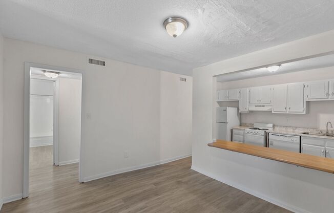 2 beds, 1 bath, 675 sqft, $950, Unit 1149-11