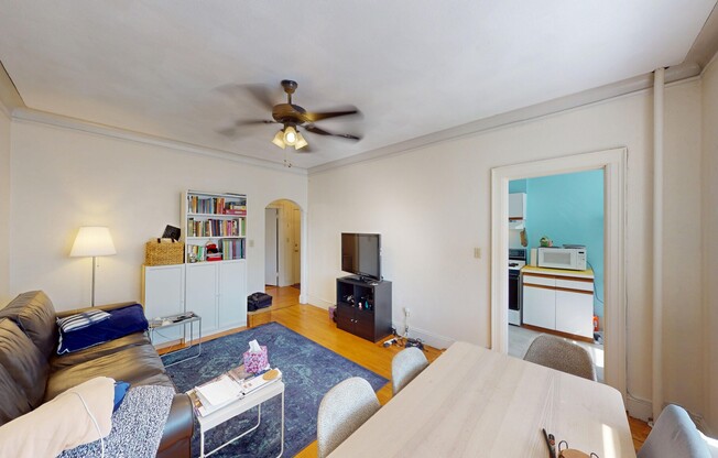4 CHISWICK RD