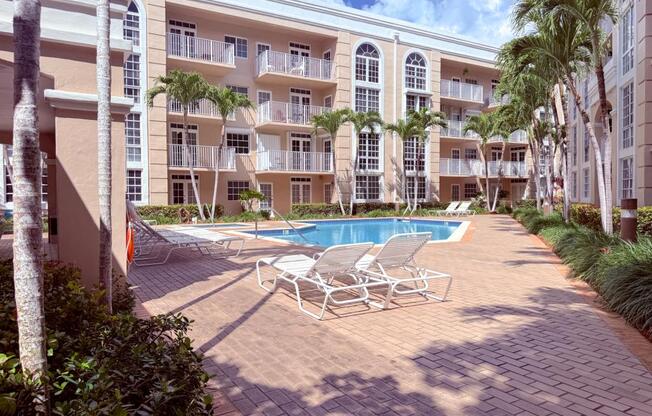 2 beds, 2 baths, 910 sqft, $2,700