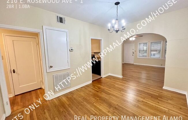 216 E ROSEWOOD AVE