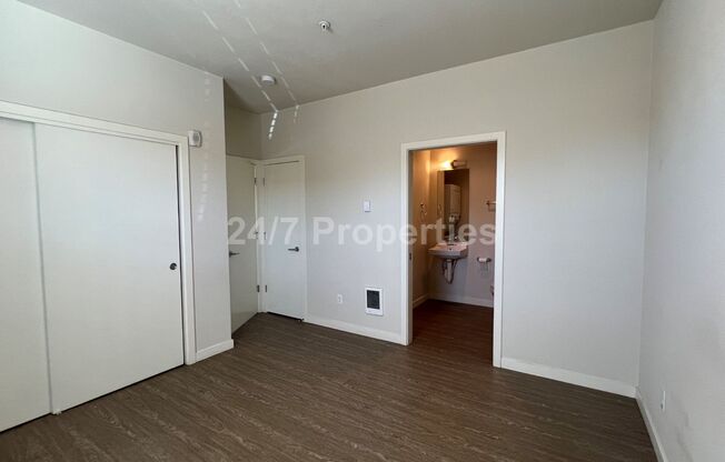 1 bed, 1 bath, $1,295, Unit 01