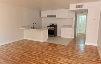 Charming 1 Bedroom Apartment with Pool, Patio & Flexible Month-to-Month Lease