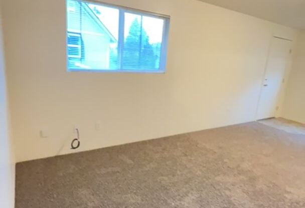 2 beds, 1 bath, 700 sqft, $1,245, Unit 421C