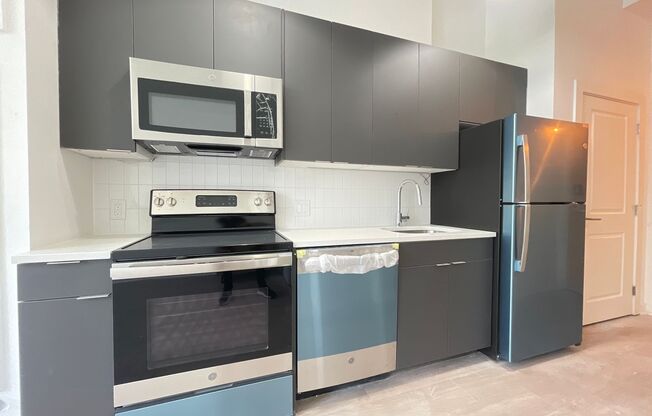 Studio, 1 bath, 416 sqft, $1,150, Unit Unit 110