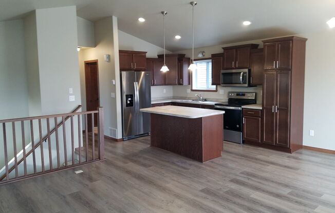 3 Bedroom / 2 Bathroom House For Rent!
