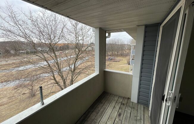 3 beds, 1 bath, 1,040 sqft, $1,695, Unit 3172-304