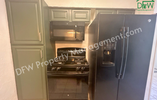 3 beds, 2 baths, $2,150