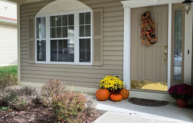 3 Bedroom, 2 Bath Townhouse End Unit with 1 Car Garage