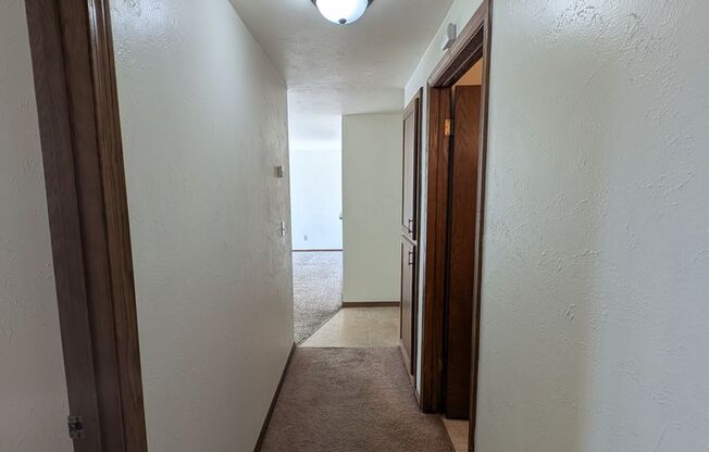 2 beds, 2 baths, 1,034 sqft, $1,279, Unit 1401 094