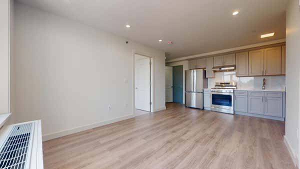 1 bed, 1 bath, 600 sqft, $2,700, Unit 4G