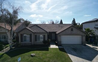 Spacious and inviting 4-bedroom, 2-bathroom home in a desirable Bakersfield neighborhood!