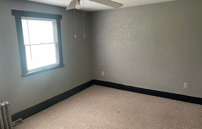 2 beds, 1 bath, $1,195