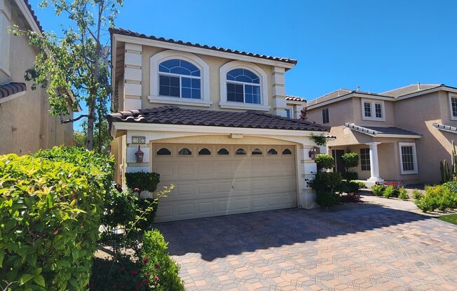 Stunning 2 Story in Royal Highlands