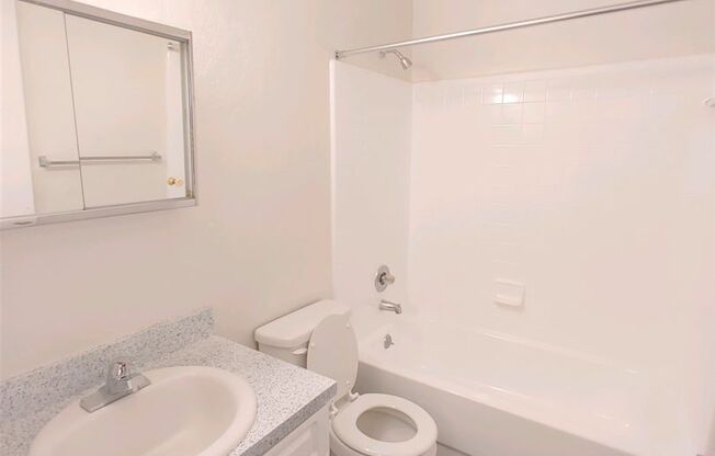 2 beds, 1.5 baths, 1,001 sqft, $1,375, Unit CW1806