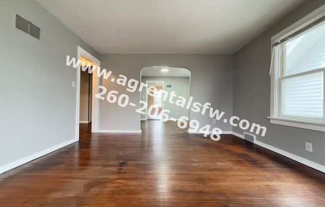 2 beds, 1 bath, 1,040 sqft, $895, Unit #2