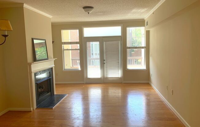 Charming Condo Located in Park Plaza Community!