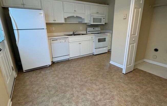 2 beds, 2 baths, $1,325