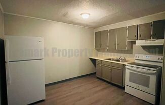 Studio, 1 bath, 650 sqft, $820, Unit 12