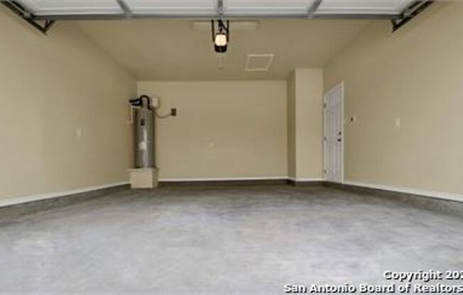 3 beds, 2 baths, $1,395