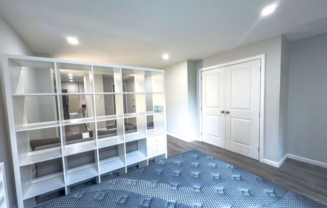 Studio, 1 bath, 425 sqft, $1,795