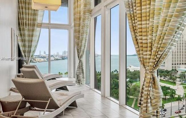 1 bed, 1 bath, 800 sqft, $3,400, Unit 50 Biscayne Blvd # 1907