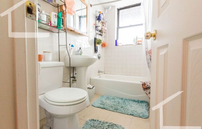 Don't miss this deal! 4-bed, 2-bath in Brighton