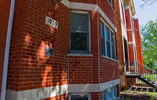 1039 S Oakley