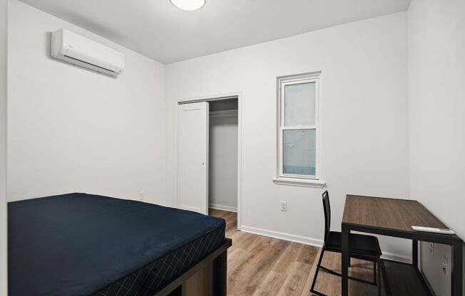 3 beds, 2 baths, 500 sqft, $1,450, Unit Unit 205