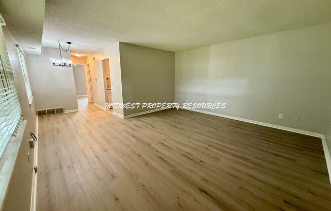 Stunning 1 Bedroom Apartment w/ Covered Parking