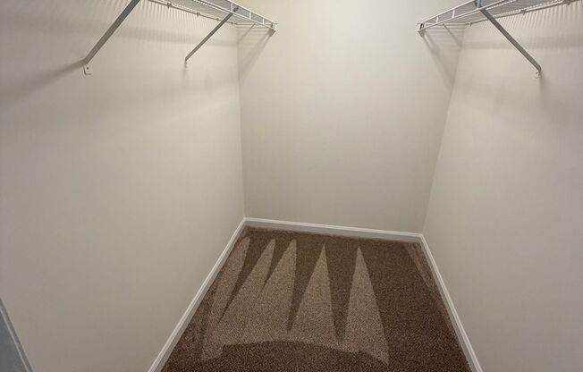 2 beds, 2 baths, 1,189 sqft, $1,650, Unit 922