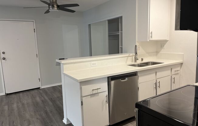 1 bed, 1 bath, 695 sqft, $1,548, Unit 214