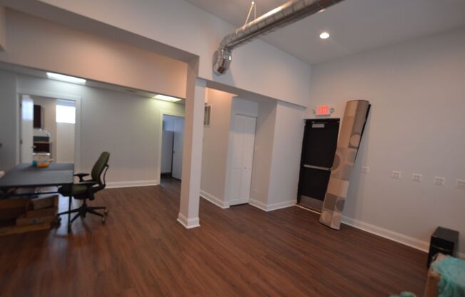4176 W Montrose