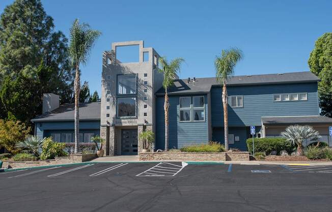 Autumn Oaks clubhouse exterior