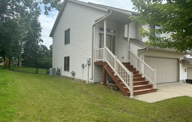 3 Bed 3 Bathroom Home Located Conveniently In Coralville, IA! FURNISHED!