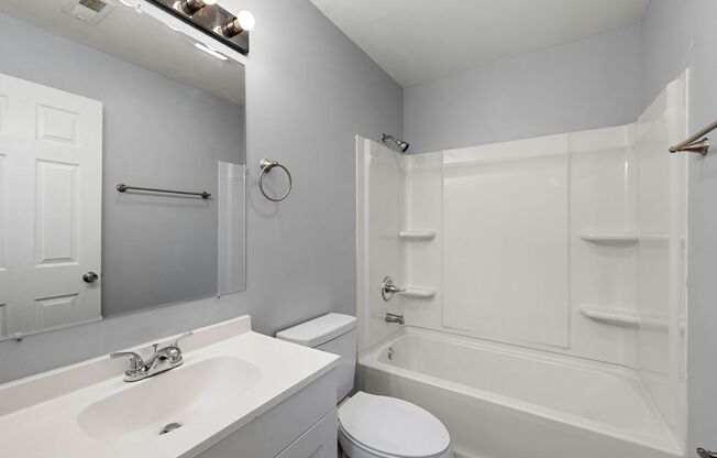 2 beds, 1 bath, 775 sqft, $975, Unit 617 B10