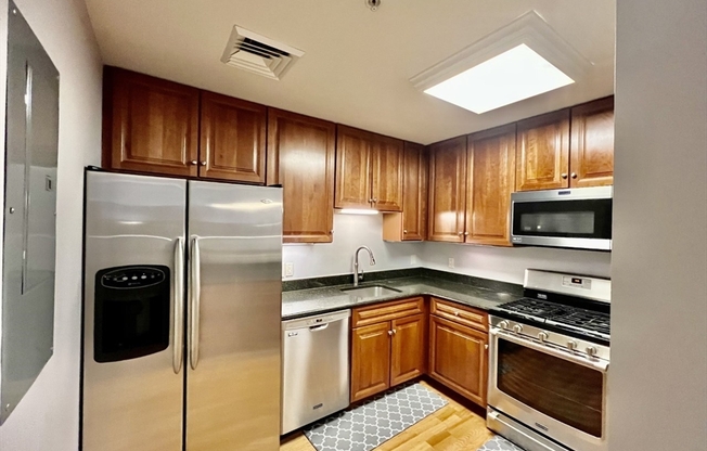 2 beds, 2 baths, 1,152 sqft, $3,800, Unit 211