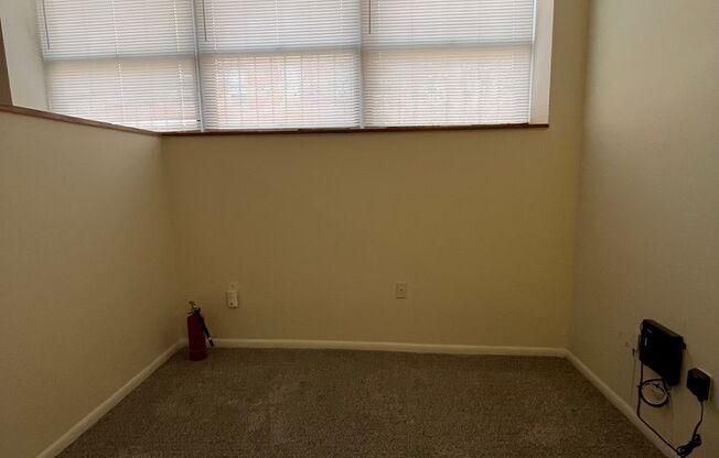 1 bed, 1 bath, $1,095, Unit 2