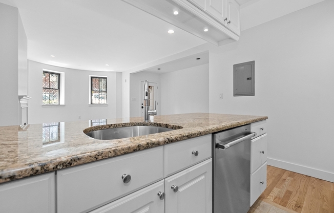 131 WARREN AVE