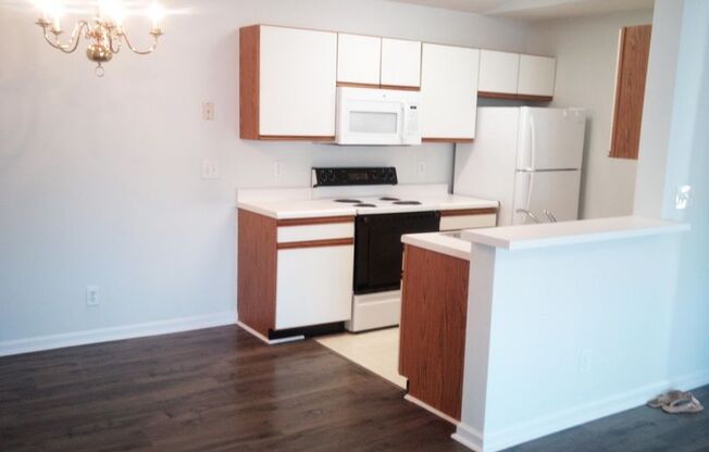 2 beds, 2 baths, $1,500, Unit Unit L