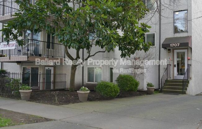 1707 NW 57 ST