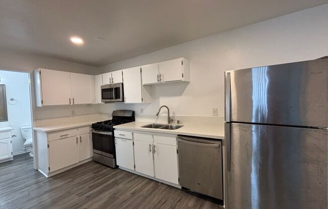 2 beds, 1 bath, 1,000 sqft, $1,898, Unit 301