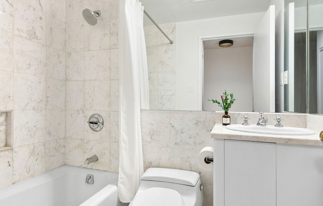 Studio, 1 bath, 553 sqft, $4,000, Unit 2F