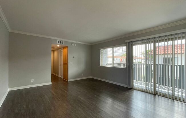 2 beds, 2 baths, 980 sqft, $3,045, Unit 817-10