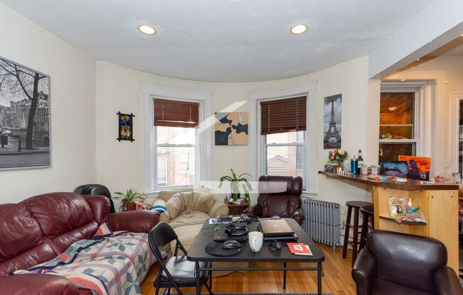 COOLIDGE CORNER 3 BED 2BATHS!!