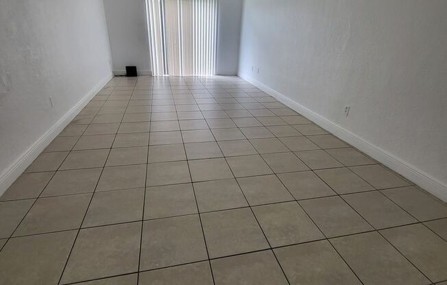 LP 02:Sunny Isles Apartments