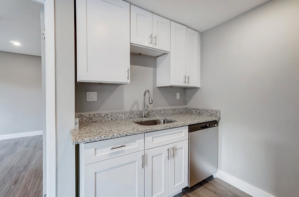 High Pointe Apartments