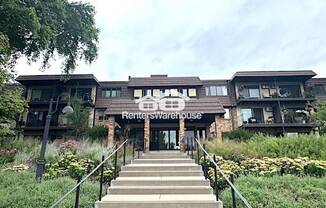 205 BARRY AVE S